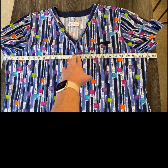Scrubs, Scrub top, White Cross Blue/White, Short Sleeve Size XL - Picture 9 of 14